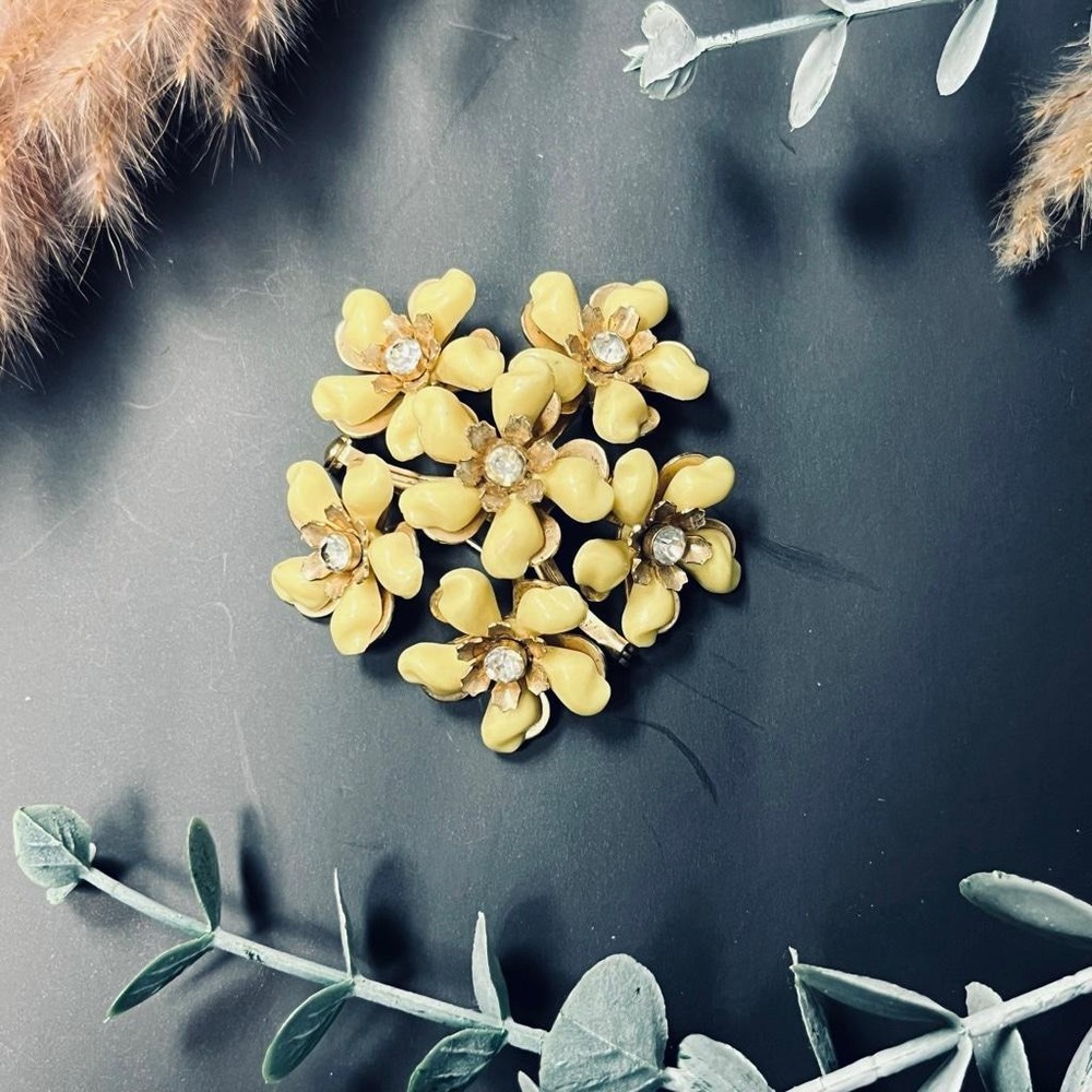 Coro Baby Tooth Brooch | Flower Design Crystal Accent | Signed Vintage‎ Jewelry
